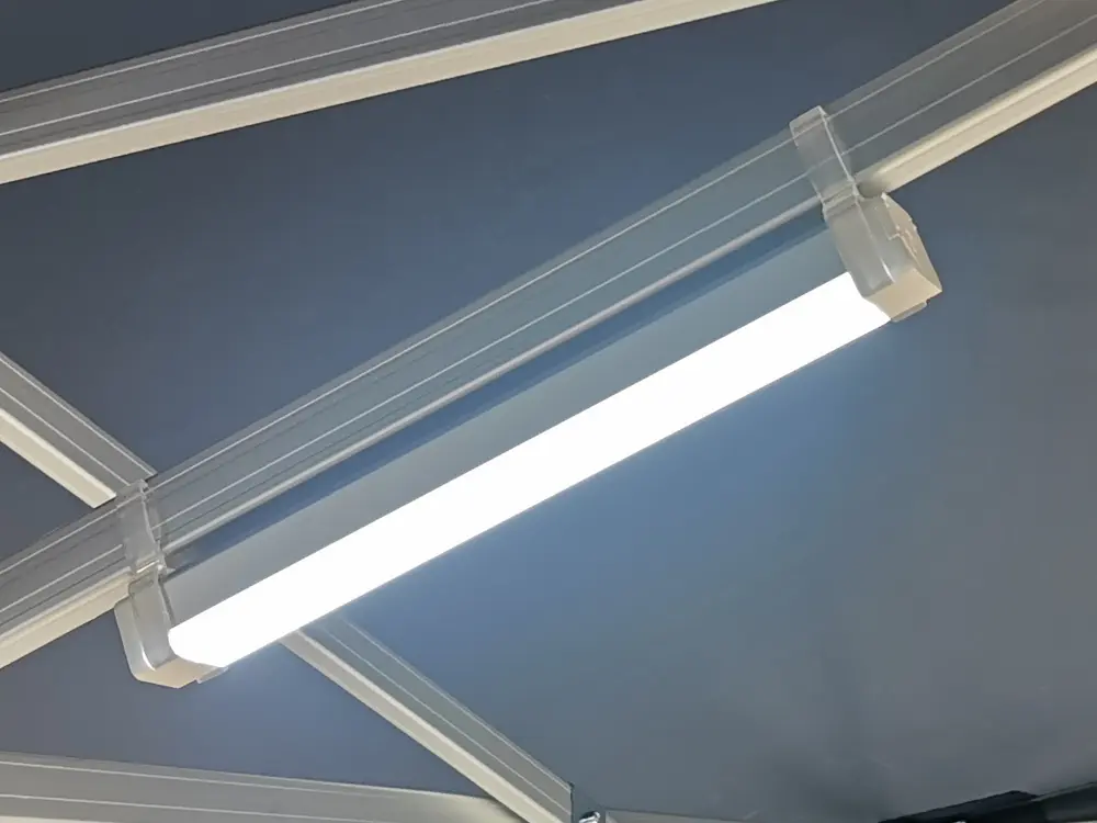 LED balken met lichtstand 'fel licht'