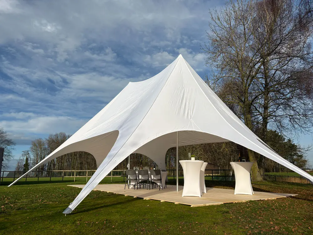 Stijlvolle stertent met wit dakzeil