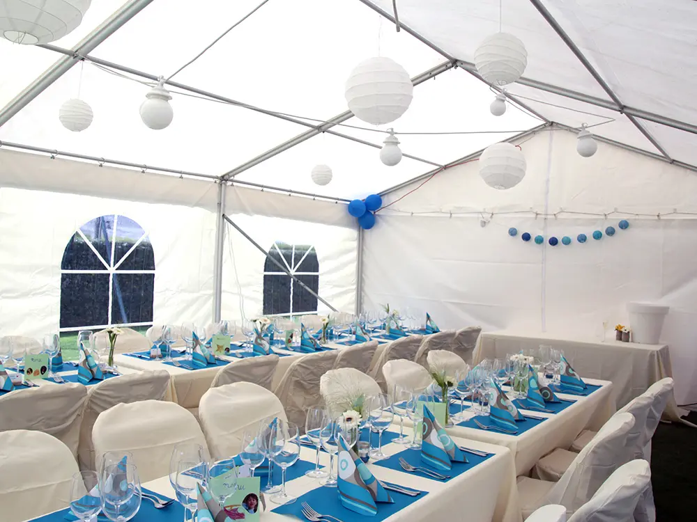 8 m brede tent met zijwanden